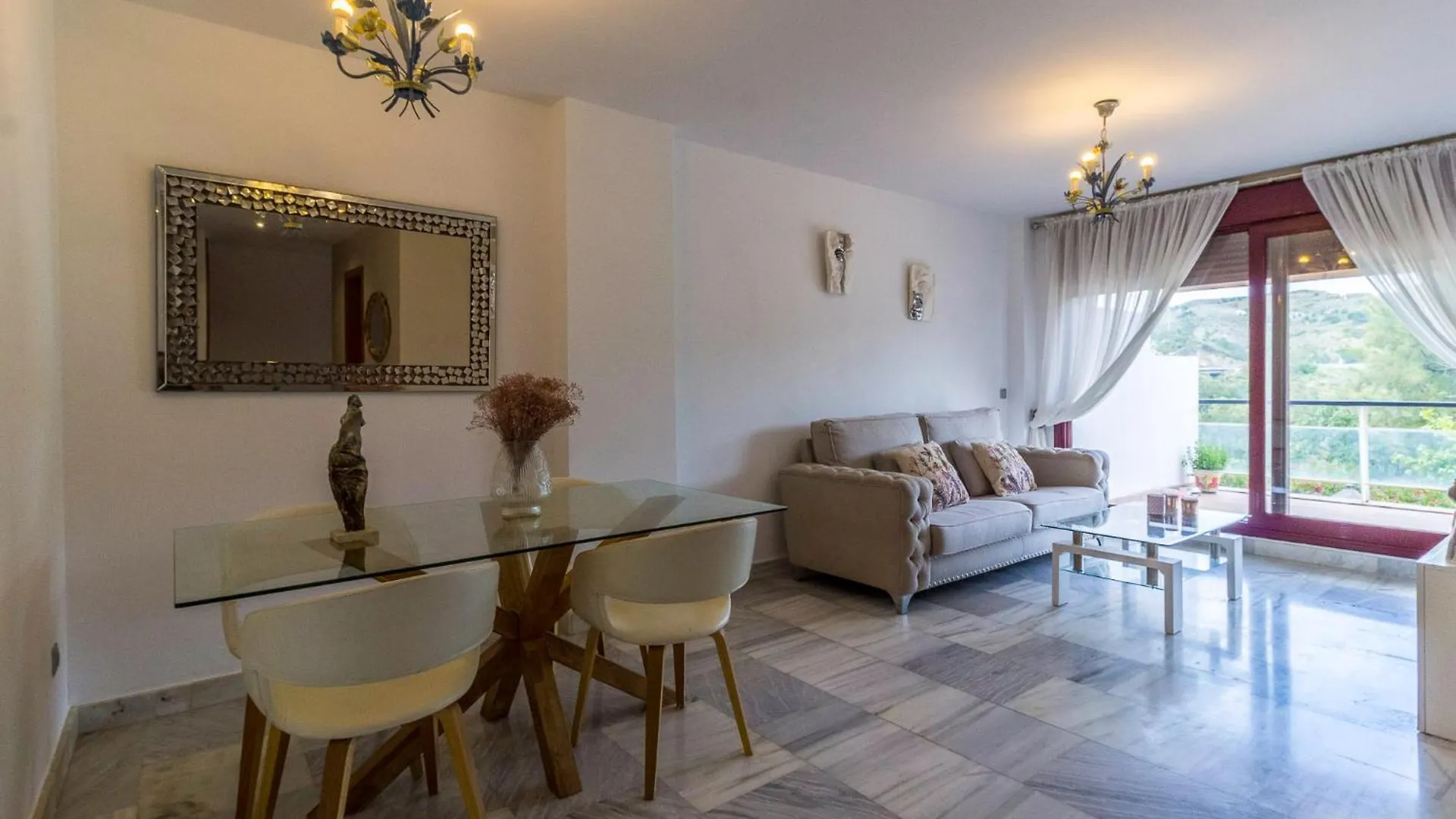 Apartment En Benahavis Estepona